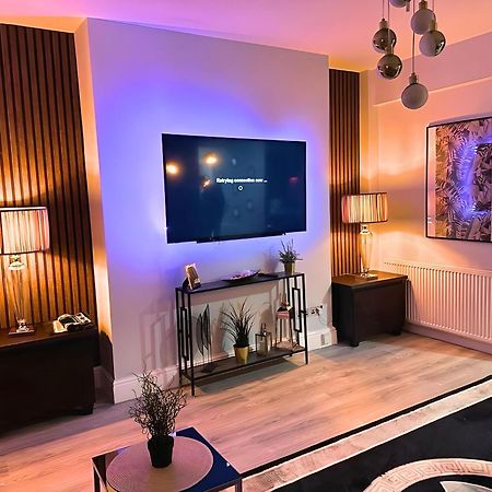 *Luxury 9Ine Lush Jacuzzi Apartment & Balcony* Birmingham Dış mekan fotoğraf