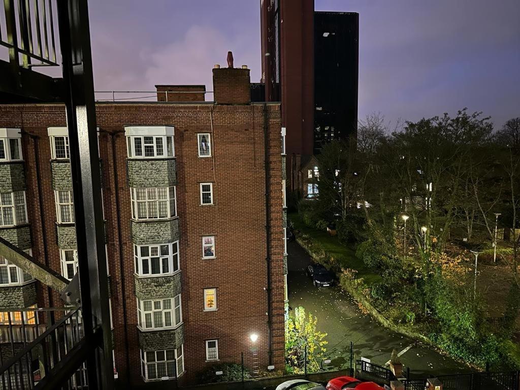 *Luxury 9Ine Lush Jacuzzi Apartment & Balcony* Birmingham Dış mekan fotoğraf